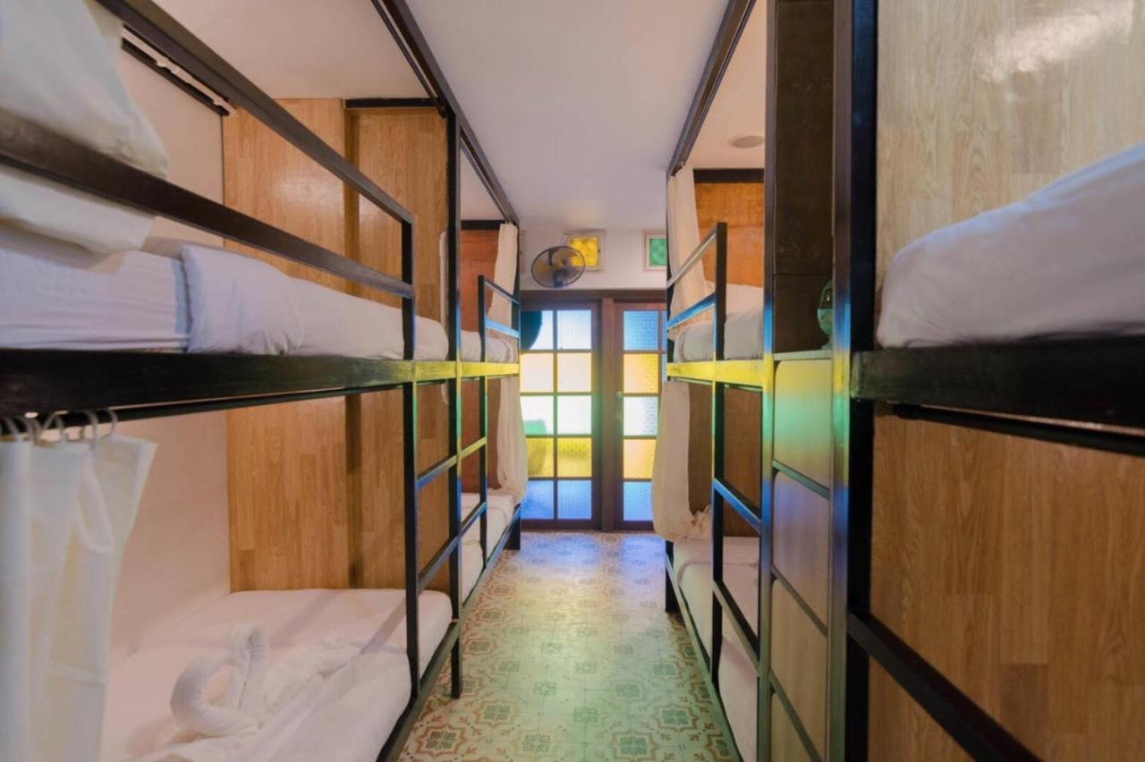 Bed At Beach Hostel Phuket Kültér fotó