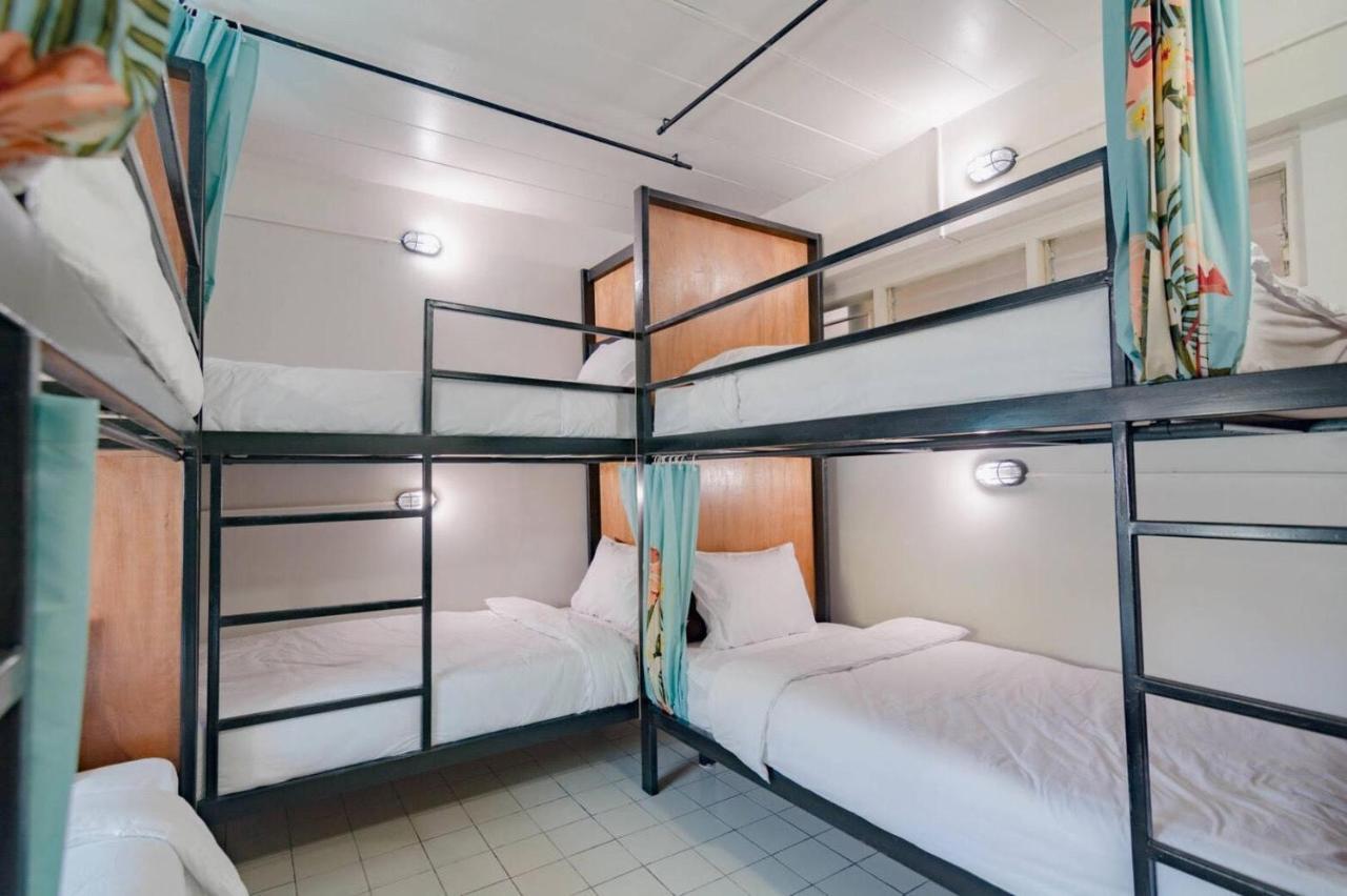 Bed At Beach Hostel Phuket Kültér fotó