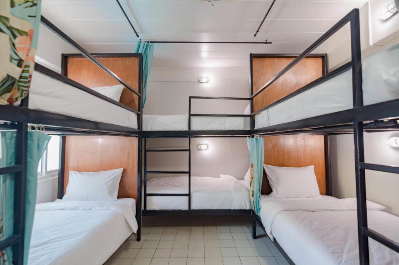 Bed At Beach Hostel Phuket Kültér fotó